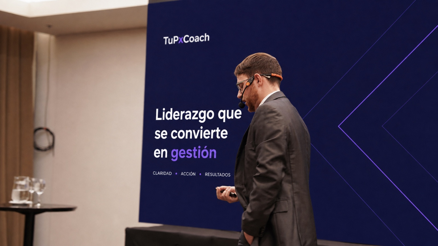Presentación de TuPxCoach sobre liderazgo convertido en gestión